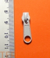suwak zamkowy 3 mm biały